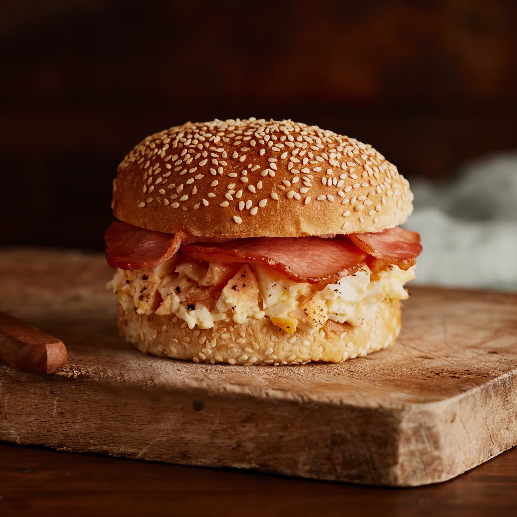 Egg & Bacon Brekky Bun